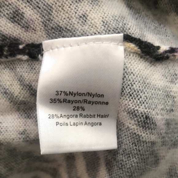 👍🏻2/$25.00 - Ladies Cardigan, gently used, Size XL. - Picture 5 of 6